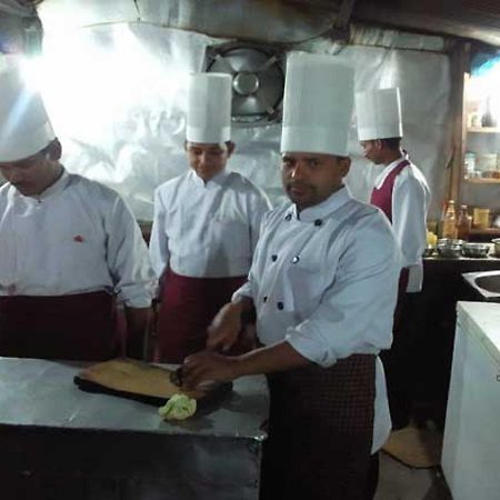 Uttarakhand Resort Каусани Екстериор снимка
