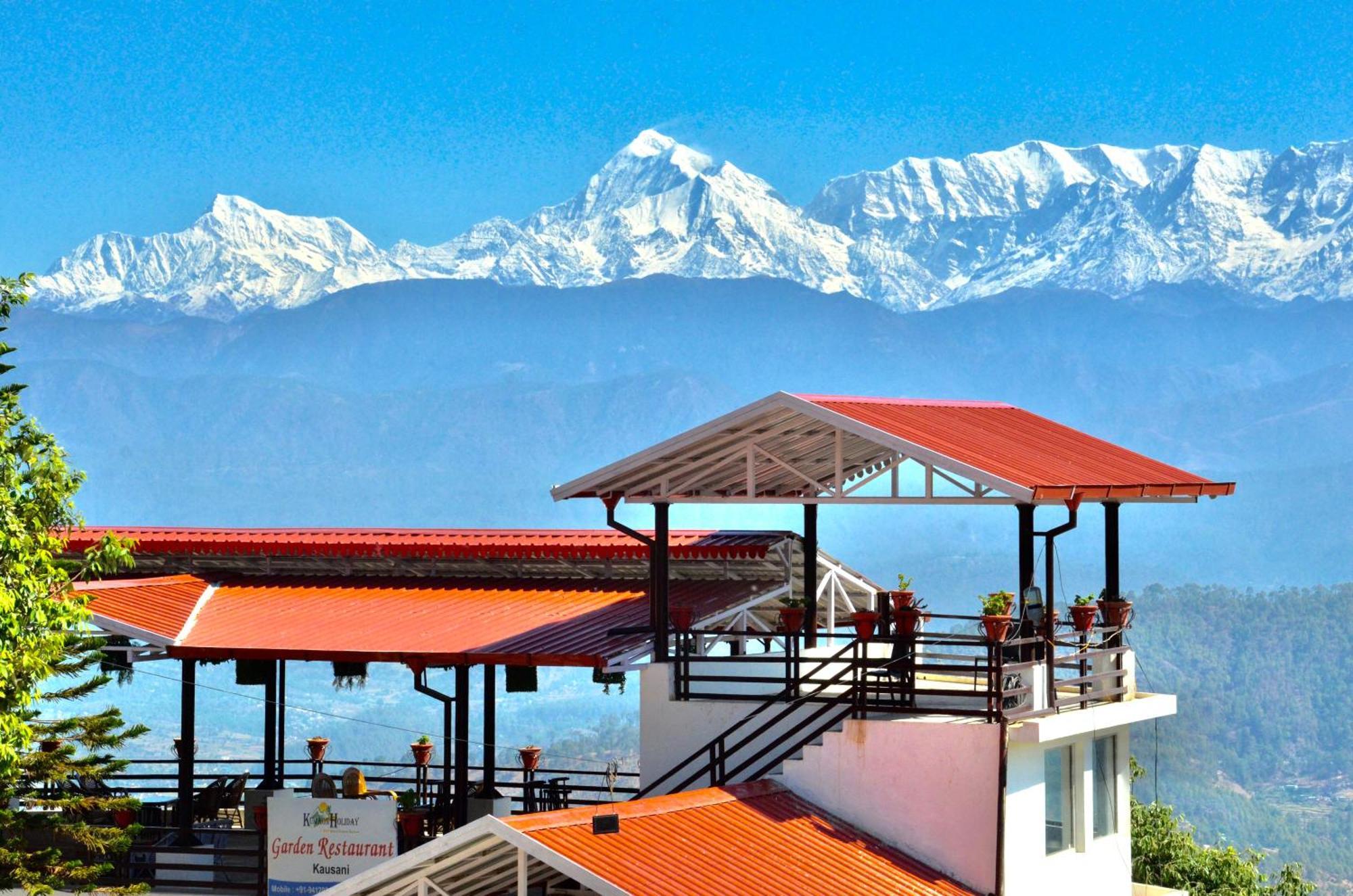 Uttarakhand Resort Каусани Екстериор снимка