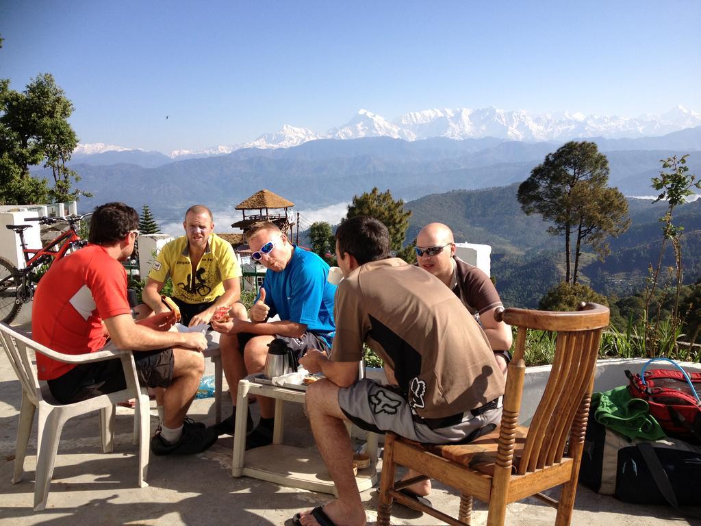 Uttarakhand Resort Каусани Екстериор снимка